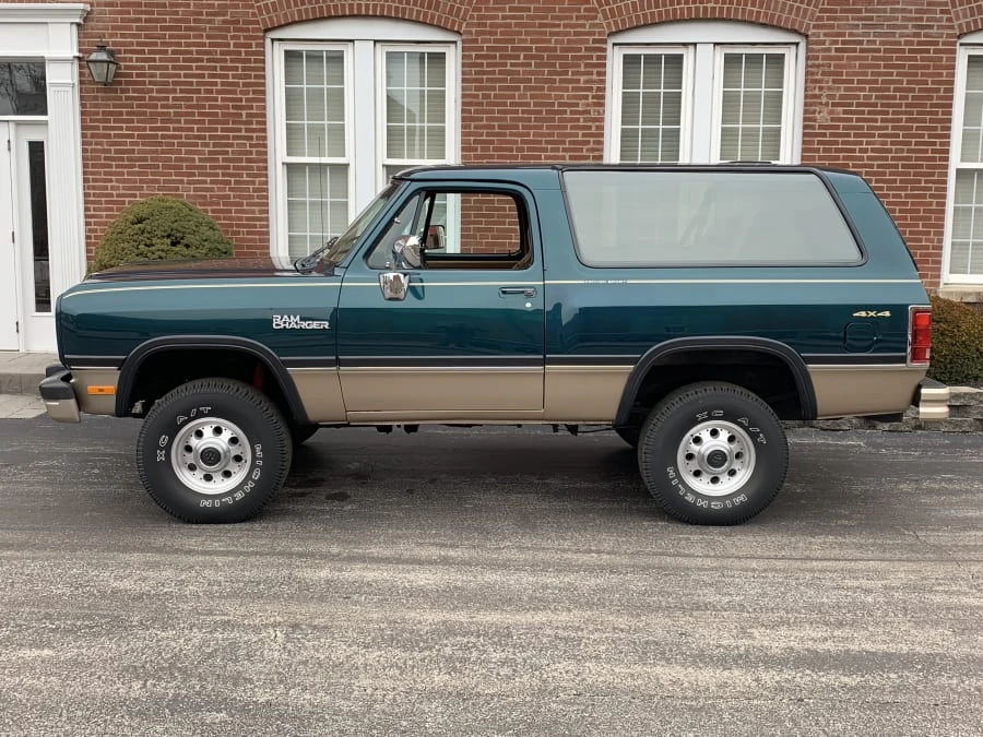 1993 Dodge Ramcharger - Image 2 of 8