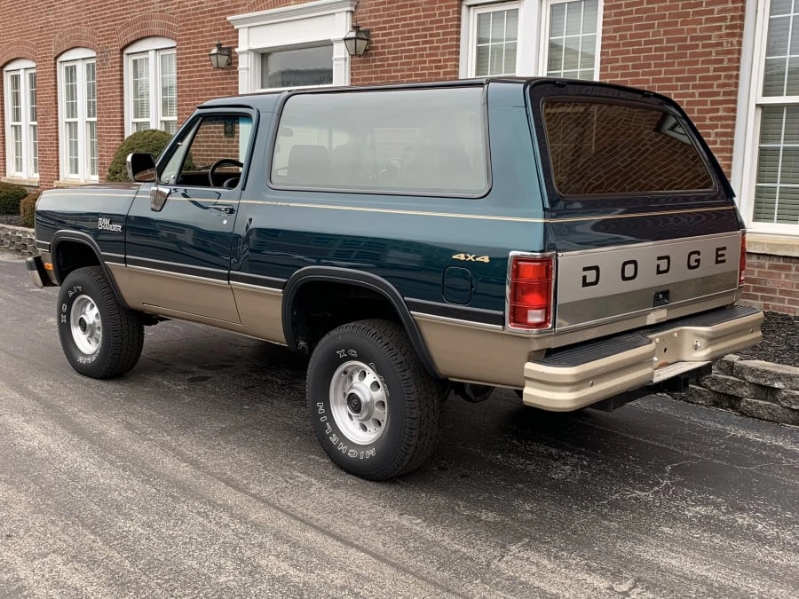 1993 Dodge Ramcharger - Image 3 of 8