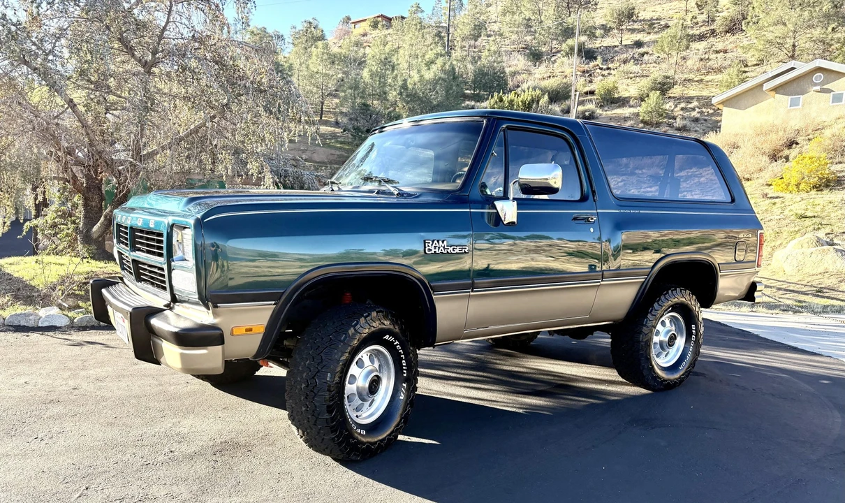 1993 Dodge Ramcharger - Image 24 of 31