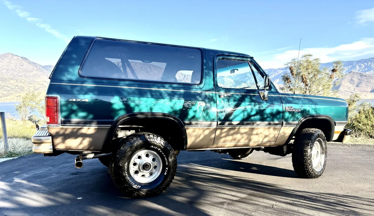 1993 Dodge Ramcharger - Image 29 of 31