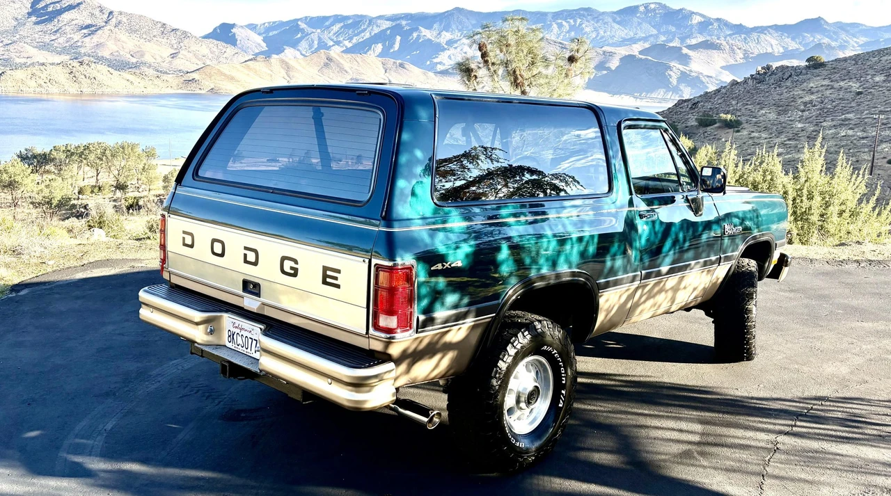 1993 Dodge Ramcharger - Image 28 of 31