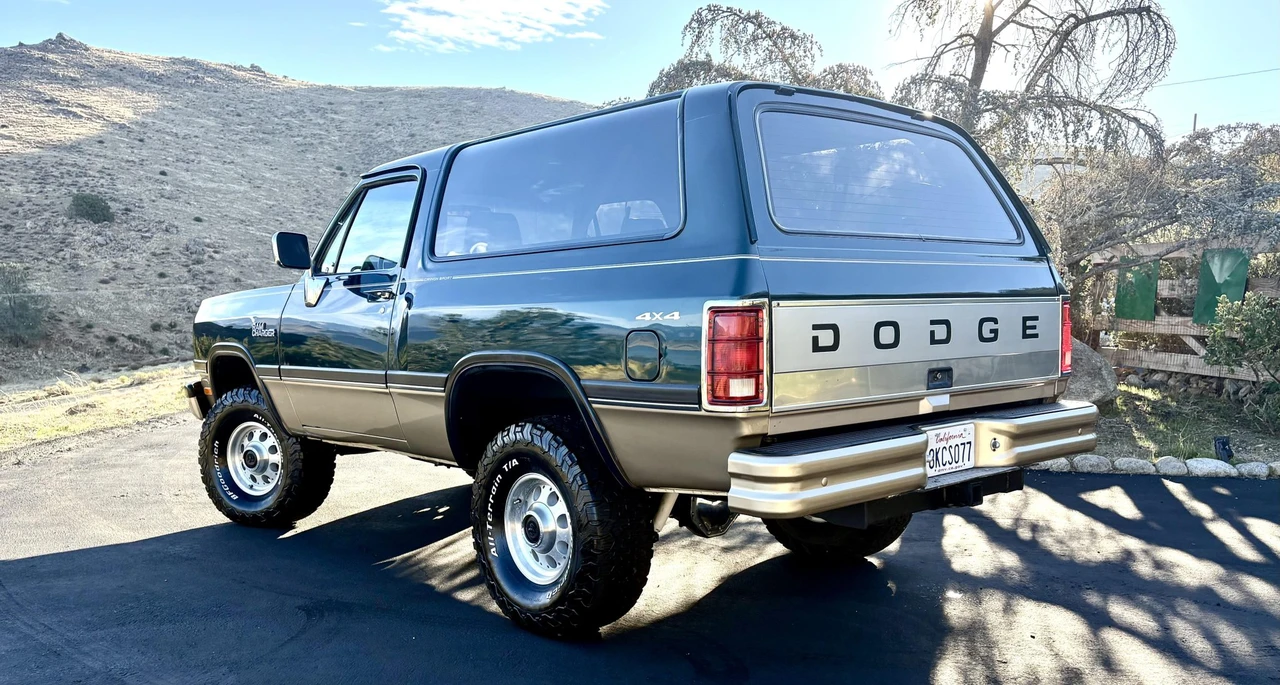 1993 Dodge Ramcharger - Image 25 of 31