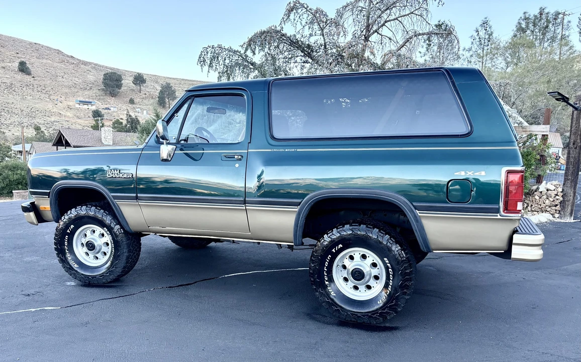 1993 Dodge Ramcharger - Image 6 of 31