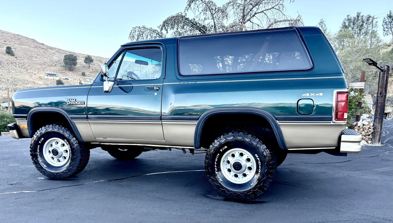 1993 Dodge Ramcharger - Image 10 of 31