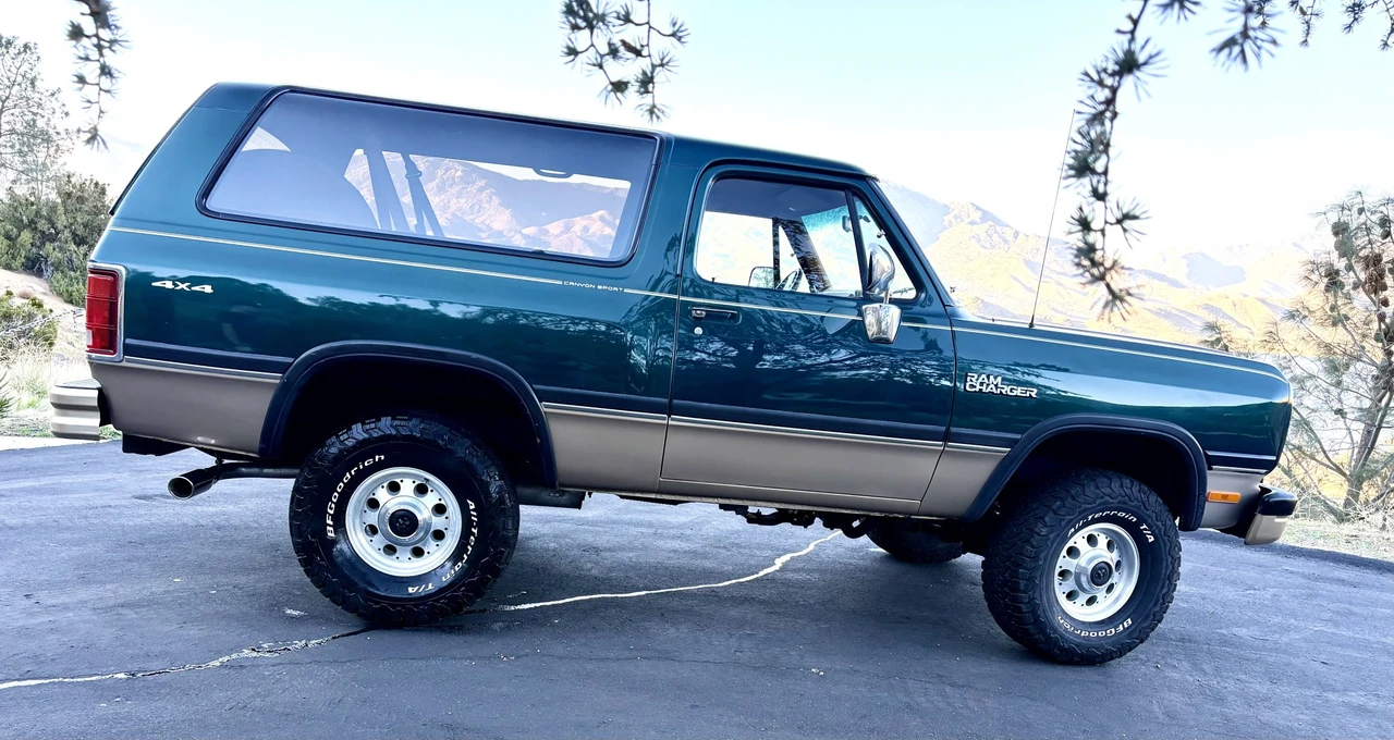 1993 Dodge Ramcharger - Image 15 of 31