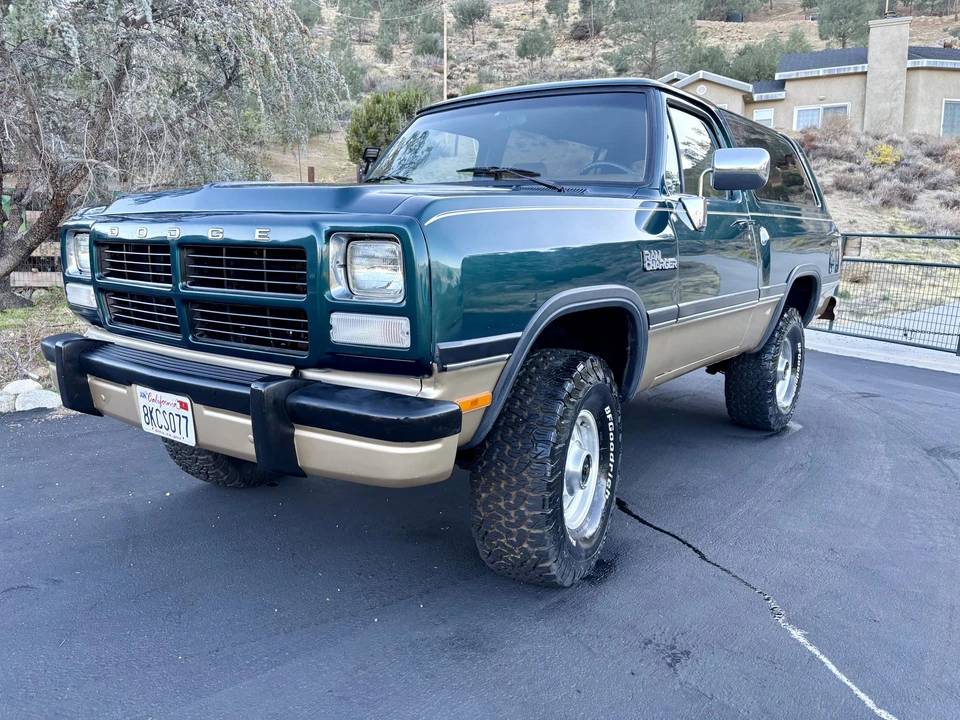 1993 Dodge Ramcharger - Image 2 of 31