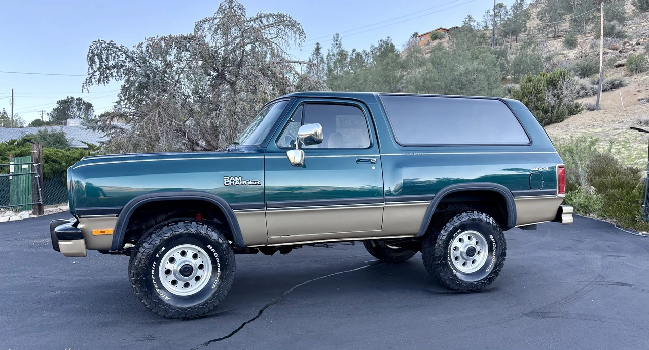 1993 Dodge Ramcharger - Image 5 of 31