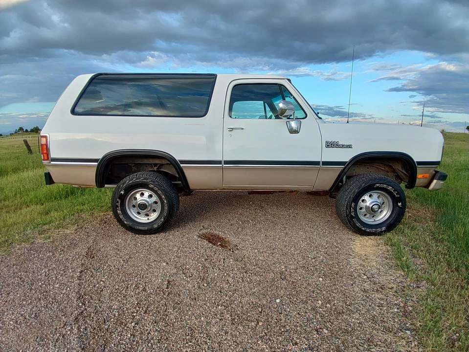 1993 Dodge Ramcharger - Image 10 of 31