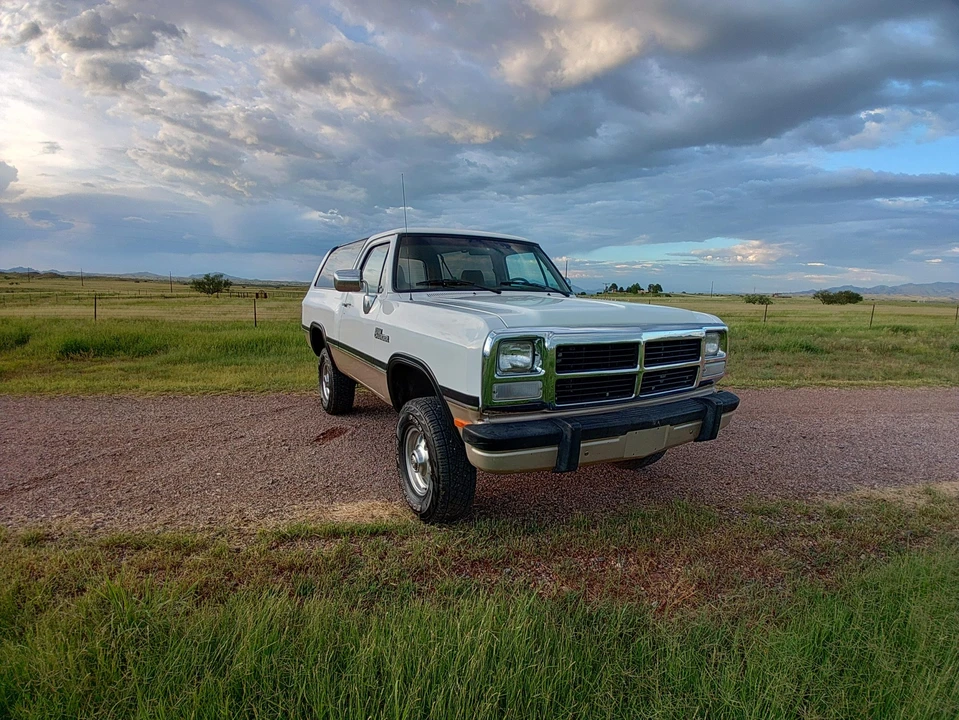 1993 Dodge Ramcharger - Image 7 of 31