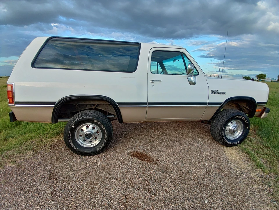 1993 Dodge Ramcharger - Image 12 of 31