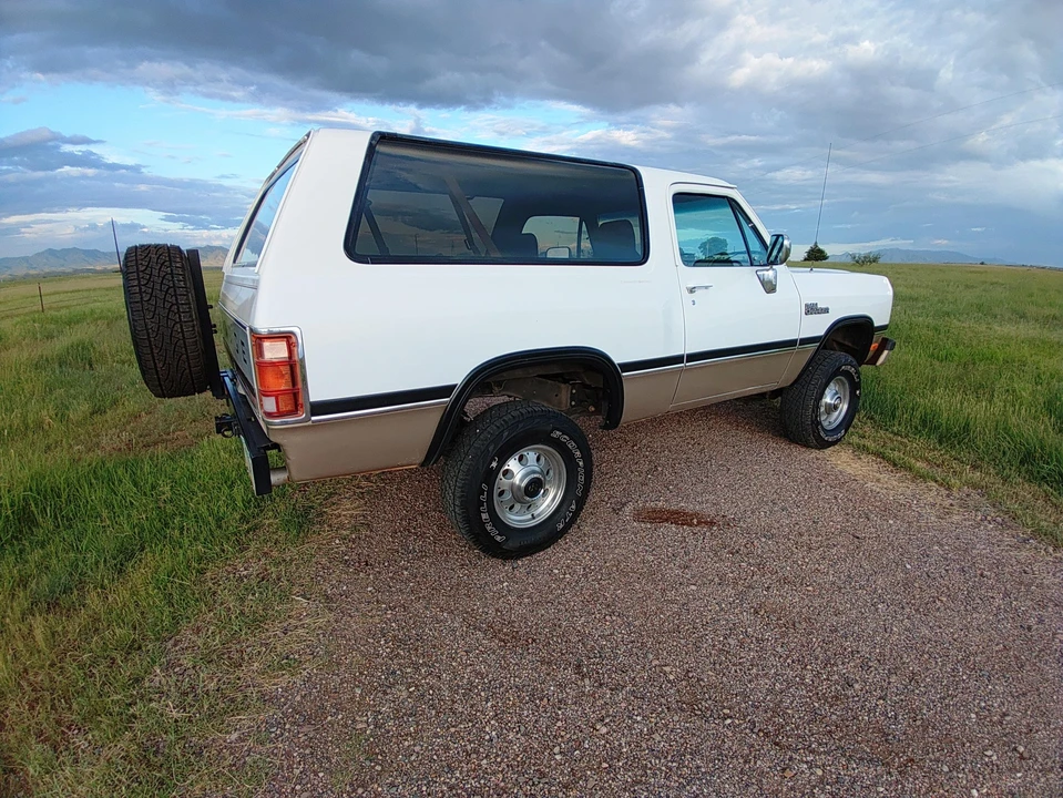 1993 Dodge Ramcharger - Image 13 of 31