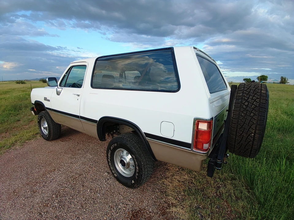 1993 Dodge Ramcharger - Image 23 of 31
