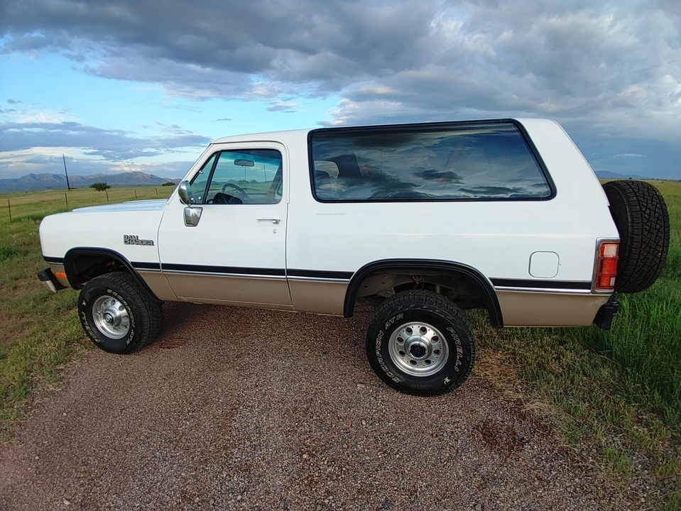 1993 Dodge Ramcharger - Image 25 of 31