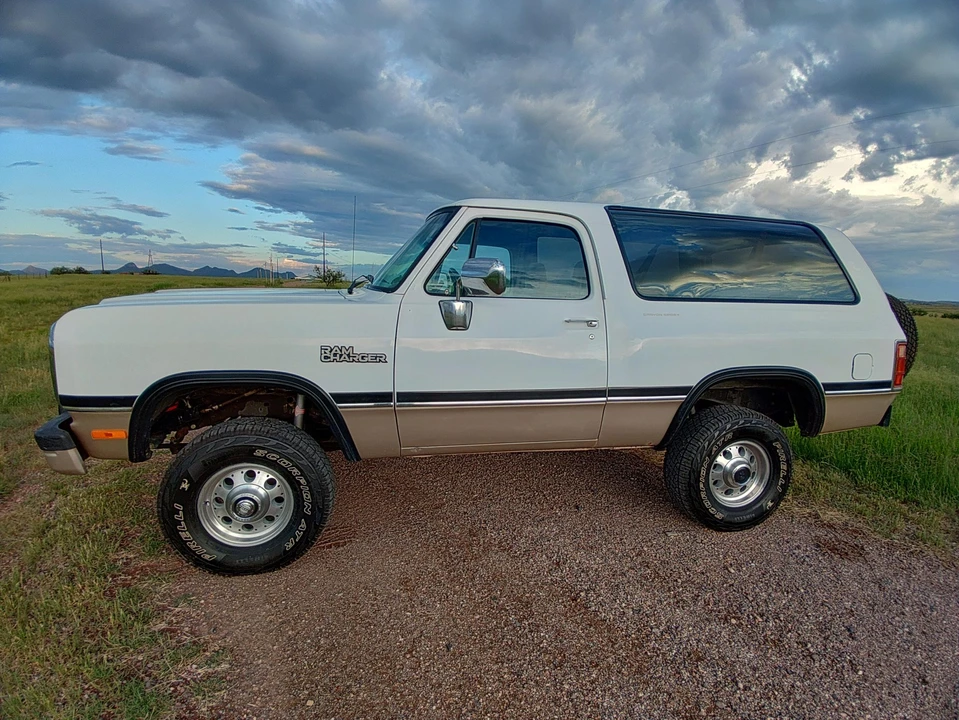 1993 Dodge Ramcharger - Image 28 of 31