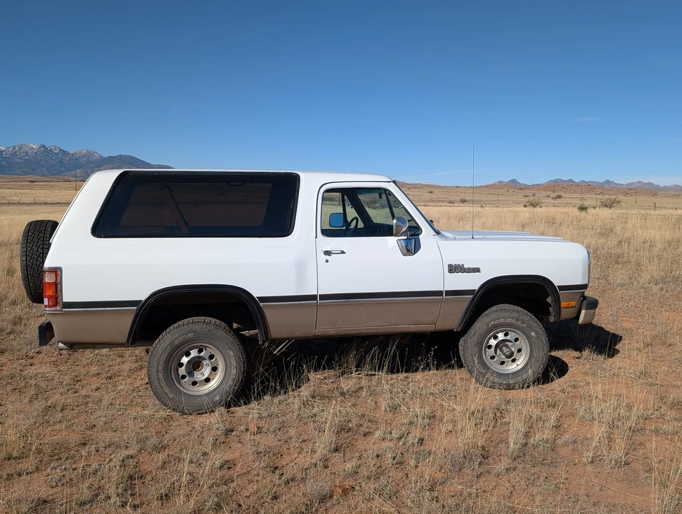 1993 Dodge Ramcharger - Image 11 of 31