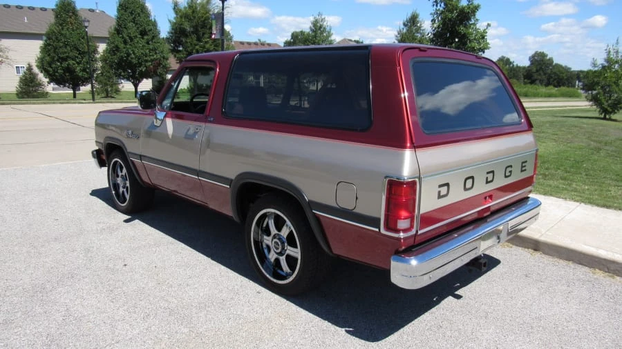 1993 Dodge Ramcharger - Image 3 of 9