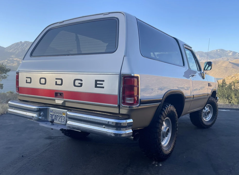 1993 Dodge Ramcharger - Image 14 of 31