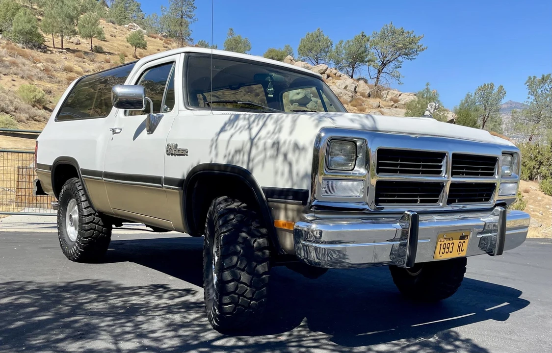 1993 Dodge Ramcharger - Image 5 of 31