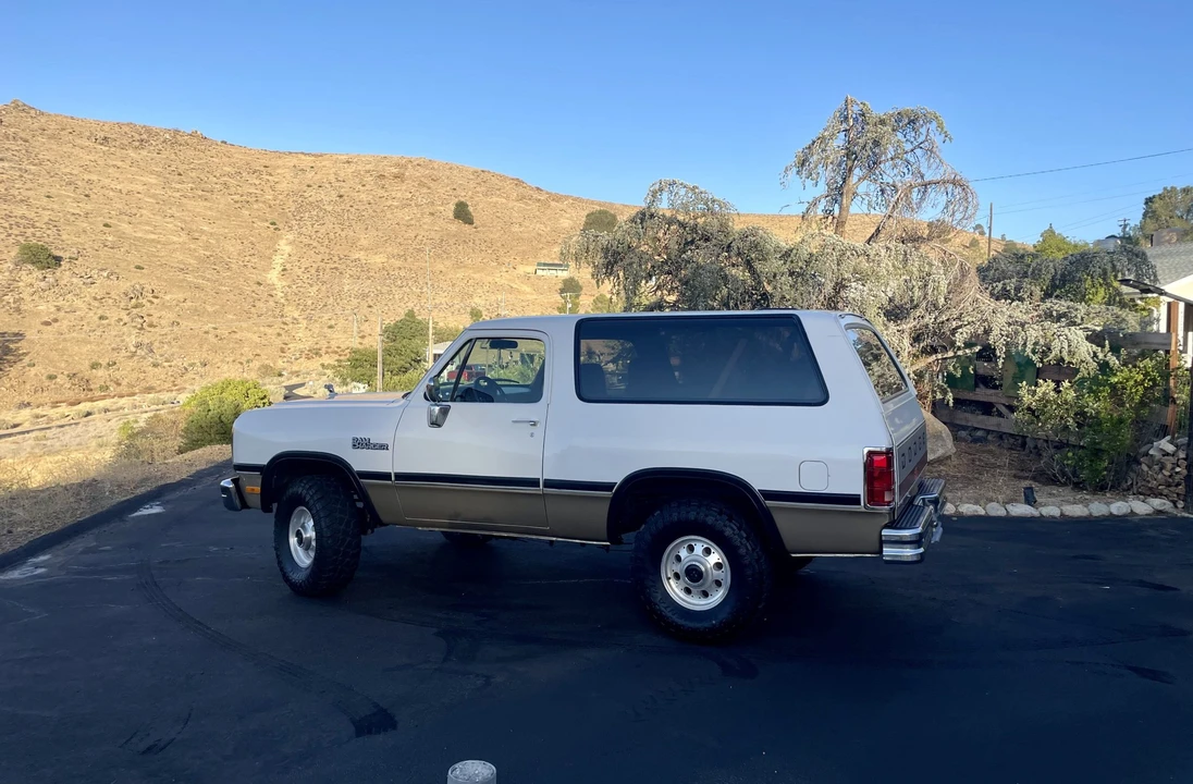 1993 Dodge Ramcharger - Image 16 of 31