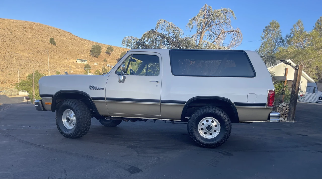 1993 Dodge Ramcharger - Image 15 of 31