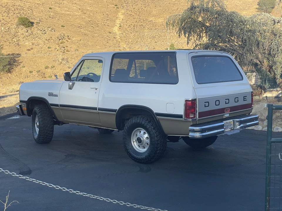 1993 Dodge Ramcharger - Image 17 of 31