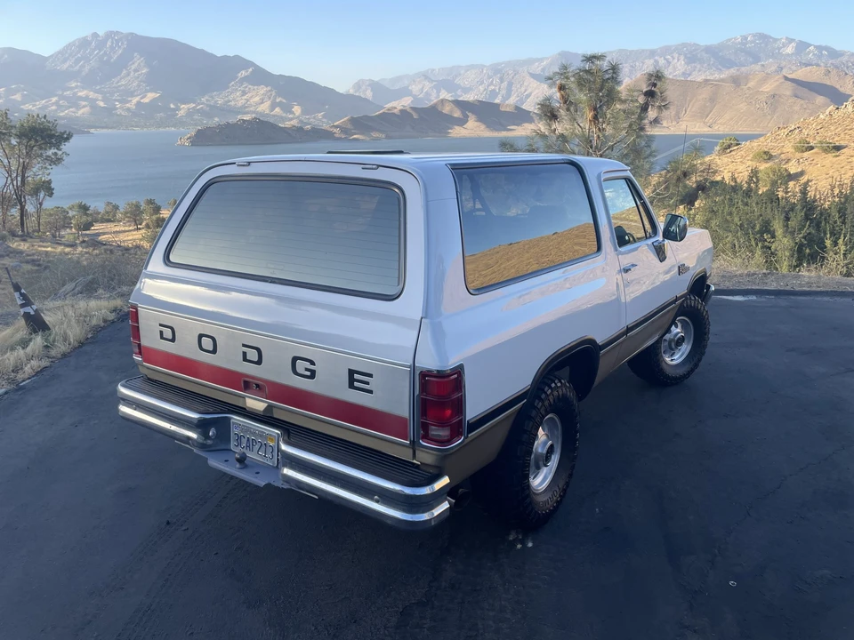 1993 Dodge Ramcharger - Image 23 of 31