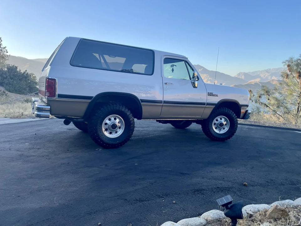1993 Dodge Ramcharger - Image 25 of 31