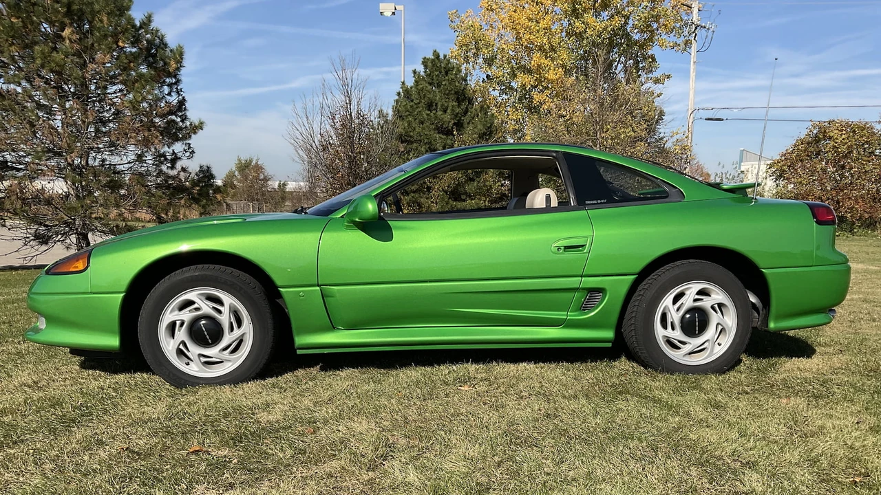 1993 Dodge Stealth - Image 2 of 11