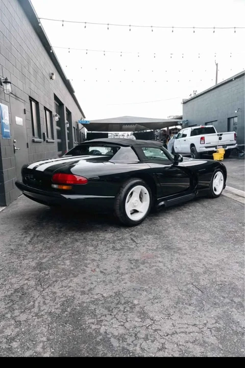 1993 Dodge Viper 1st Gen - Image 4 of 9