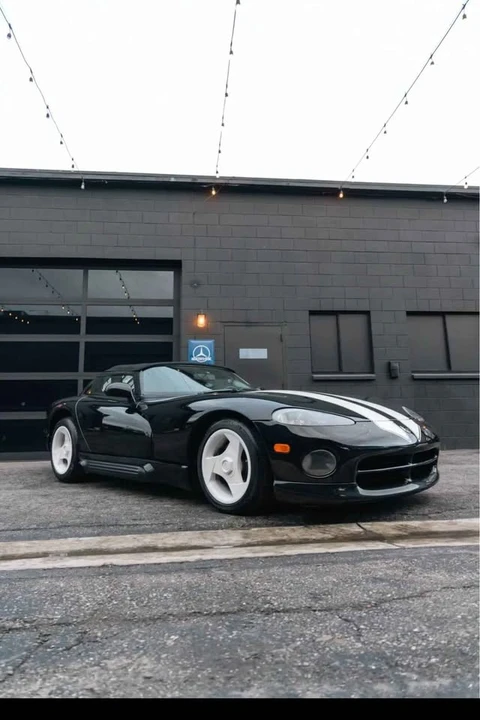 1993 Dodge Viper 1st Gen - Image 2 of 9