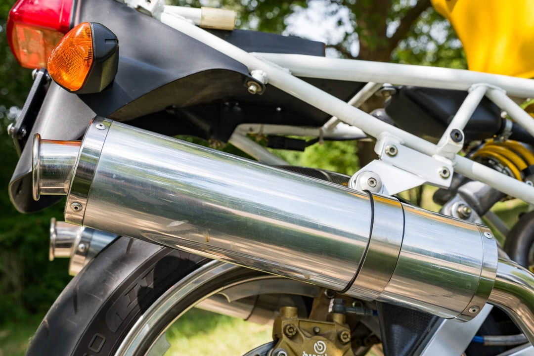 1993 Ducati 750 & 800 & 900 & 1000 - Image 23 of 31