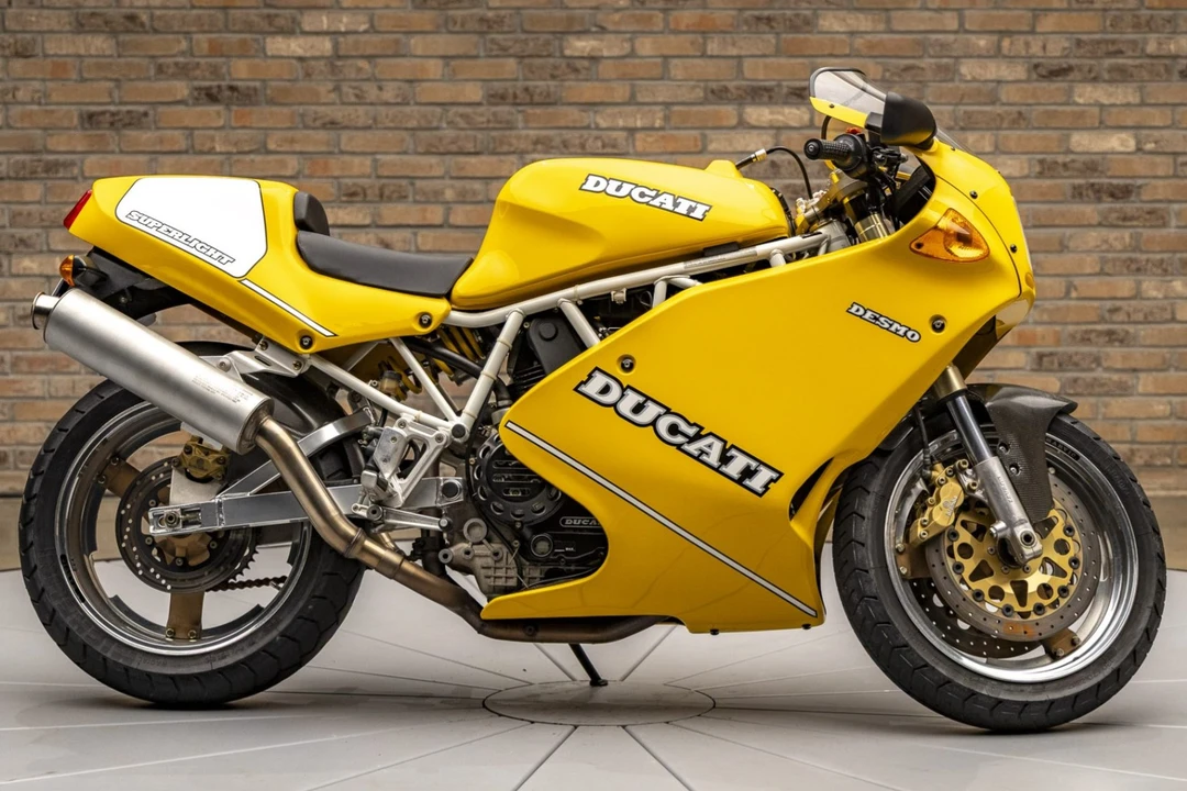 1993 Ducati 750 & 800 & 900 & 1000 - Image 3 of 7