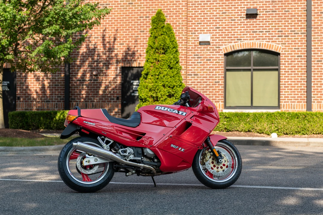 1993 Ducati 750 & 800 & 900 & 1000 - Image 11 of 31