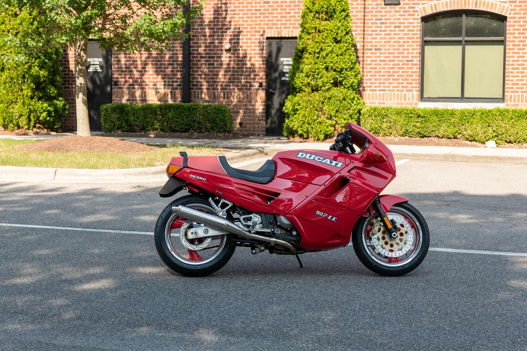 1993 Ducati 750 & 800 & 900 & 1000 - Image 12 of 31