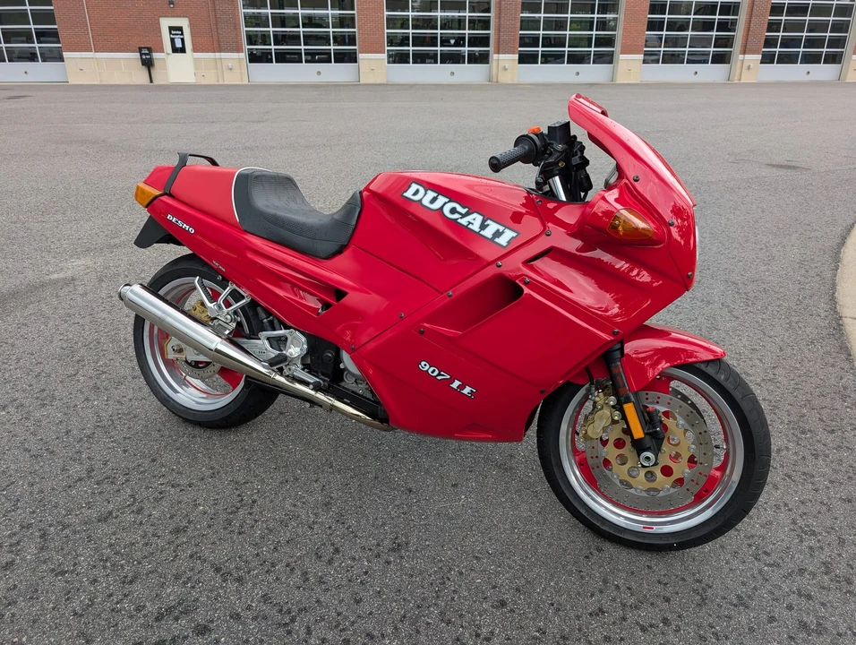 1993 Ducati 750 & 800 & 900 & 1000 - Image 2 of 31