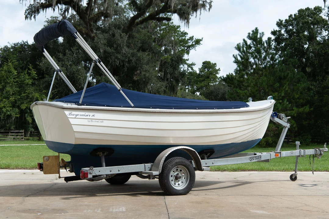 1993 Chris-Craft - Image 2 of 31