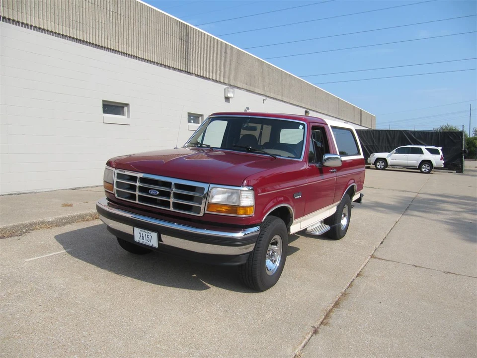 1993 Ford Bronco 5th Gen - Image 2 of 31