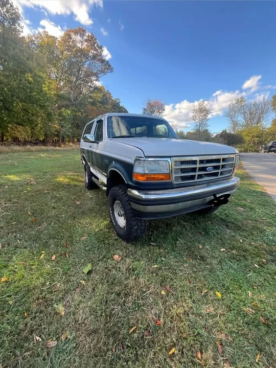 1993 Ford Bronco 5th Gen - Image 2 of 11