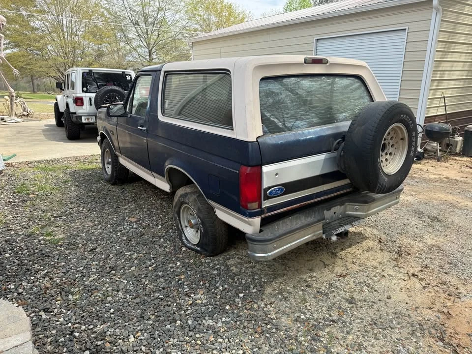 1993 Ford Bronco 5th Gen - Image 2 of 15