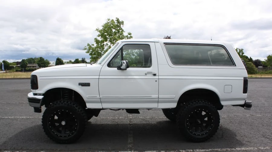 1993 Ford Bronco 5th Gen - Image 2 of 10