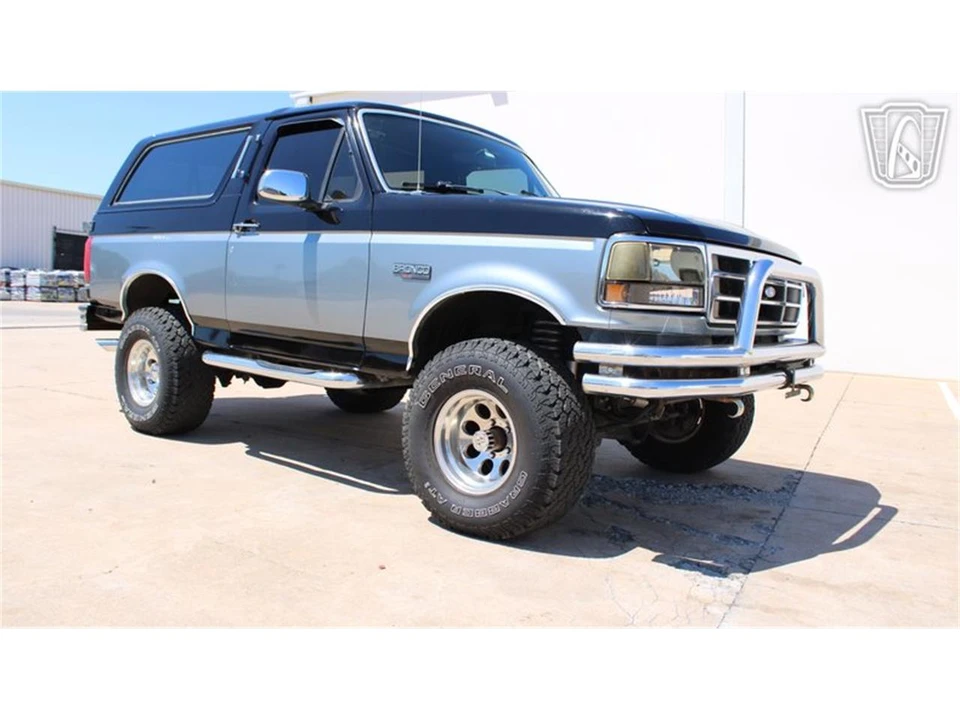 1993 Ford Bronco 5th Gen - Image 2 of 31