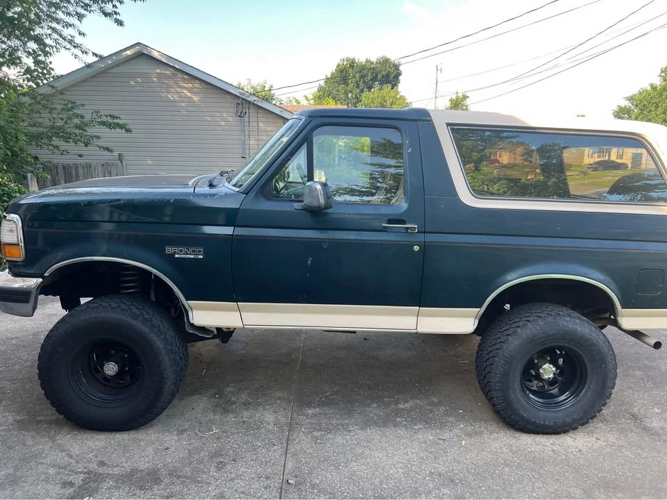 1993 Ford Bronco 5th Gen - Image 2 of 10