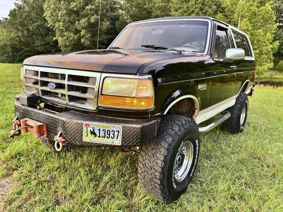1993 Ford Bronco 5th Gen - Image 2 of 31