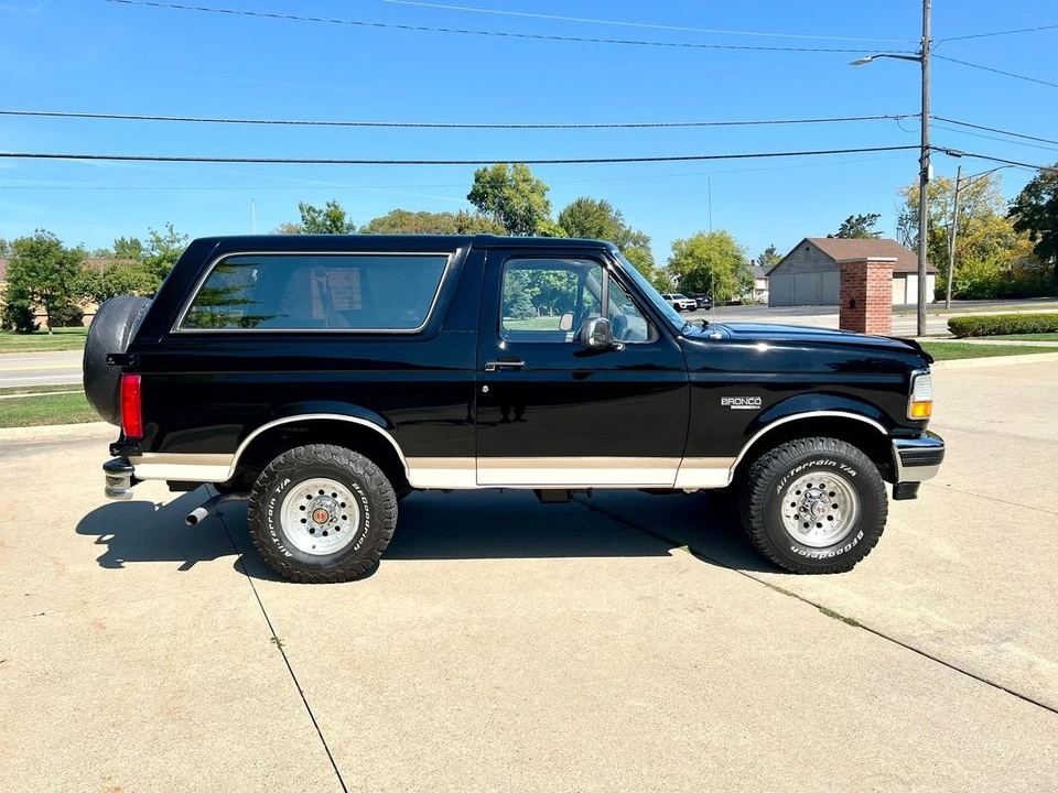 1993 Ford Bronco 5th Gen - Image 4 of 12