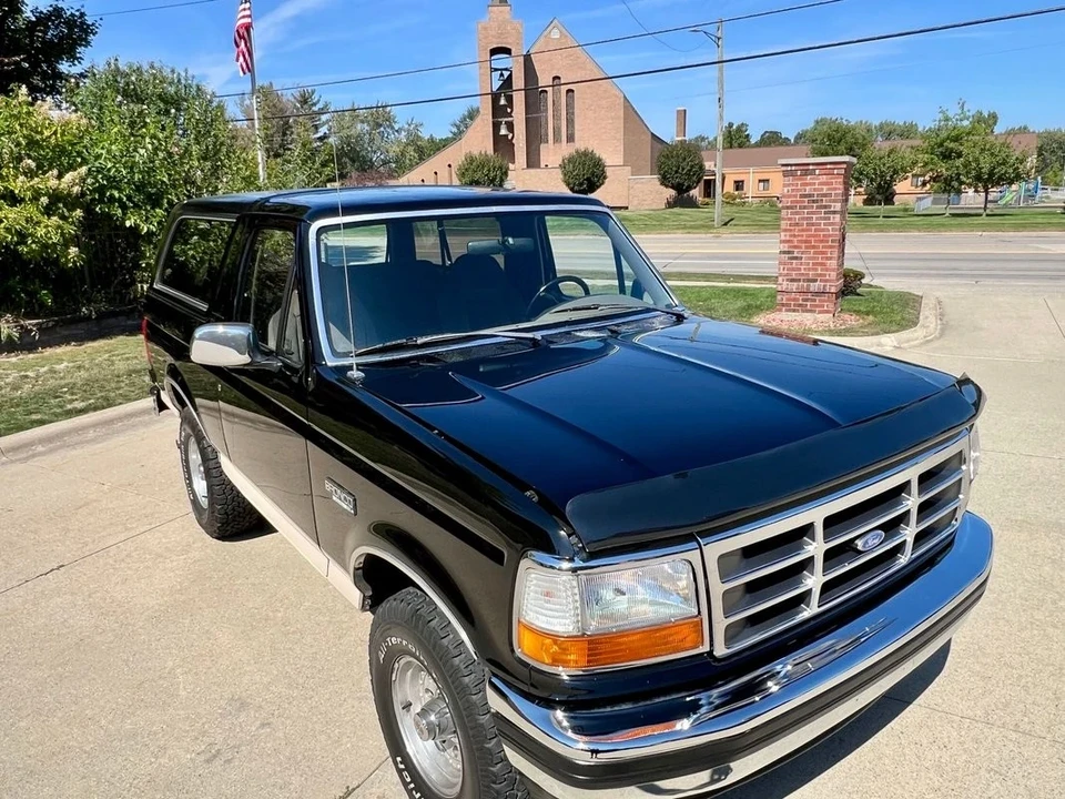 1993 Ford Bronco 5th Gen - Image 11 of 12