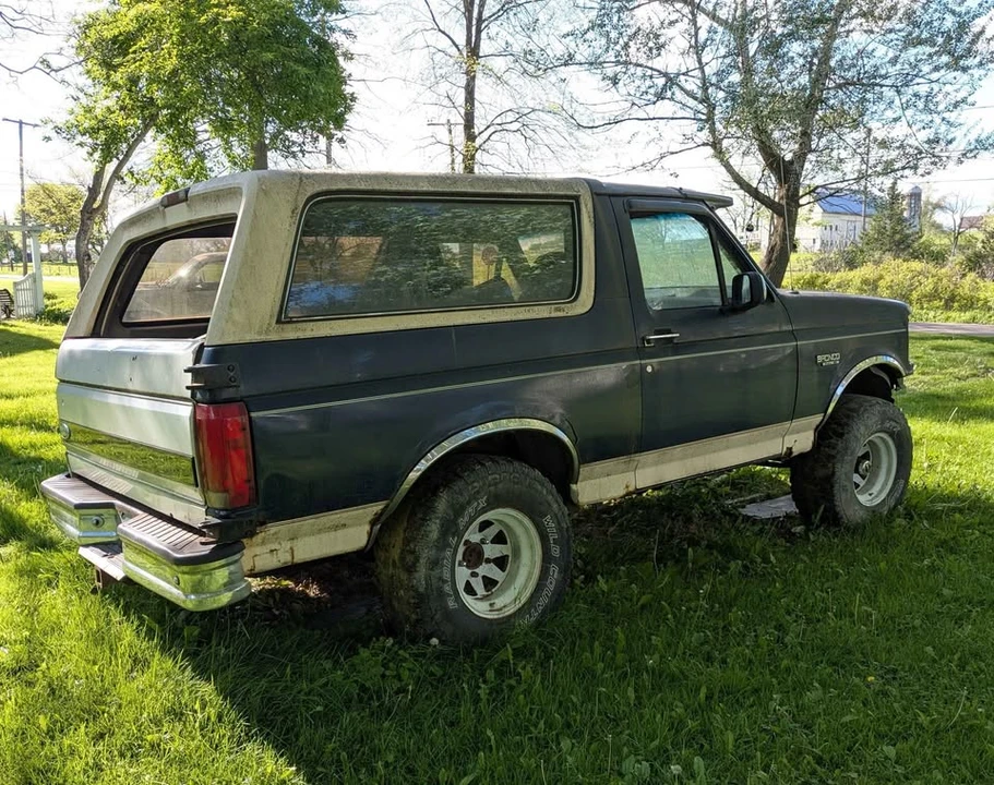 1993 Ford Bronco 5th Gen - Image 2 of 10