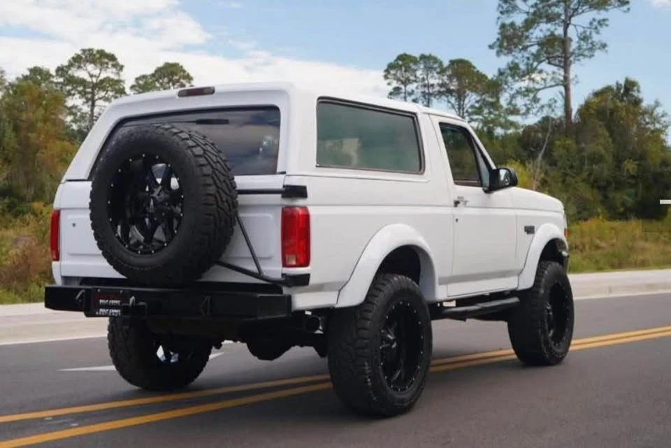 1993 Ford Bronco 5th Gen - Image 2 of 15