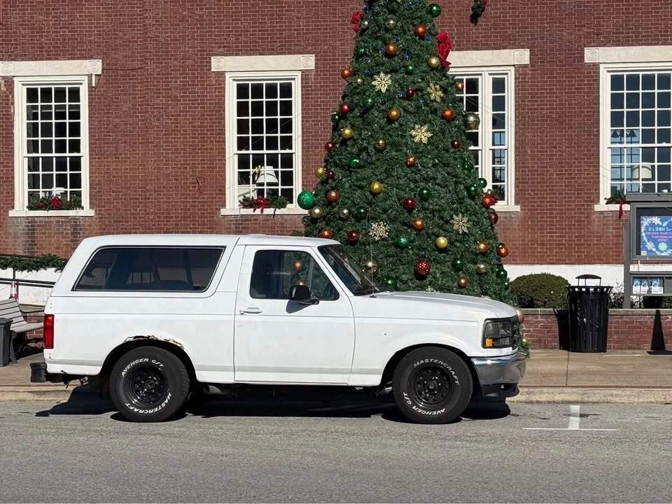 1993 Ford Bronco 5th Gen - Image 2 of 9