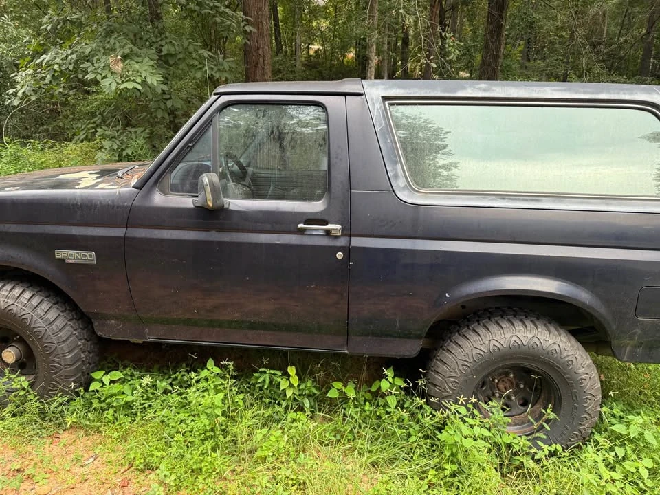 1993 Ford Bronco 5th Gen - Image 2 of 9