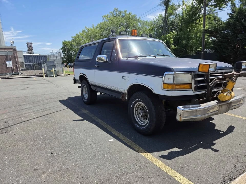 1993 Ford Bronco 5th Gen - Image 2 of 10